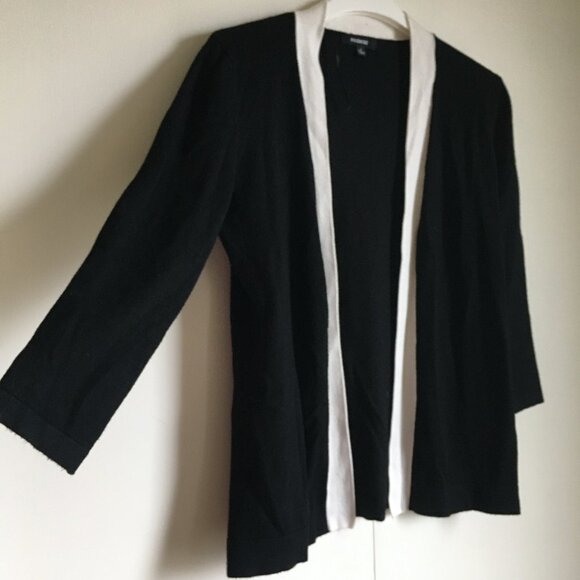 Black and White Trim Contemporary Open Cardigan - Picture 3 of 13